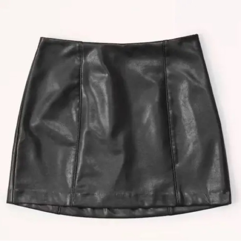 ABERCROMBIE AND FITCH BLACK LEATHER SKIRT NWT